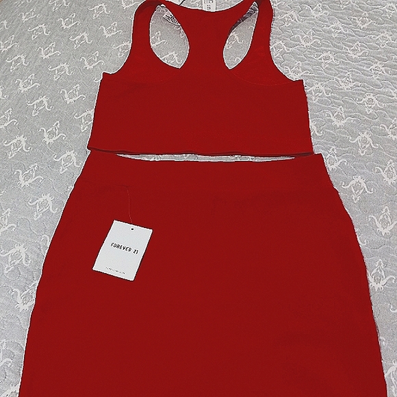Forever 21 Miniskirt Women's Size S Red new with tag. - Picture 3 of 5
